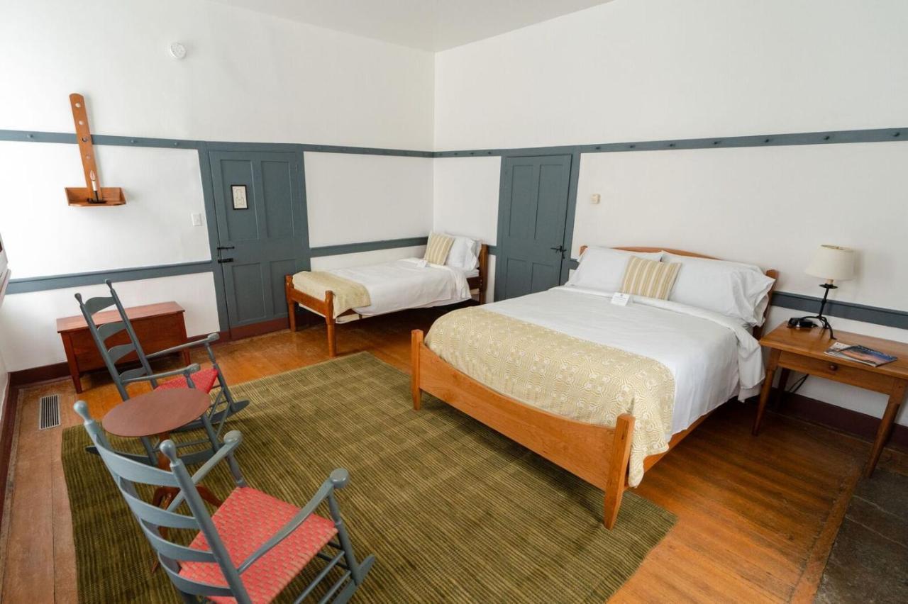 Shaker Village Of Pleasant Hill Harrodsburg Exterior foto